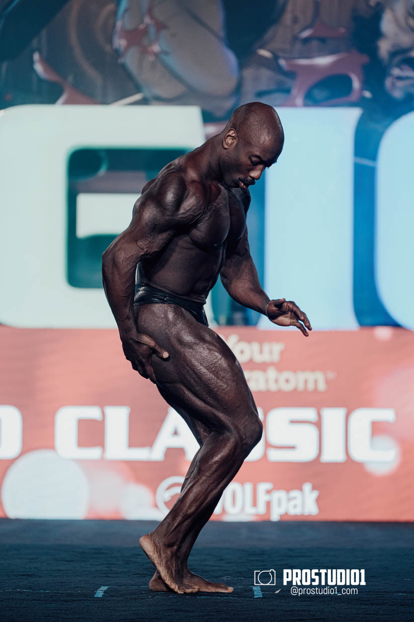 CLASSIC MEN’S PHYSIQUE. Photo & Video Production Studio #1