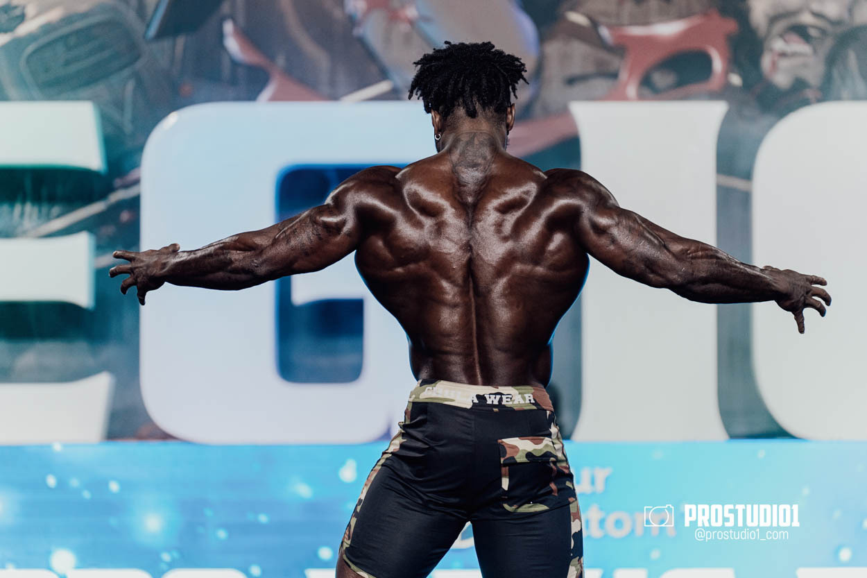 MEN’S PHYSIQUE. Photo & Video Production Studio #1