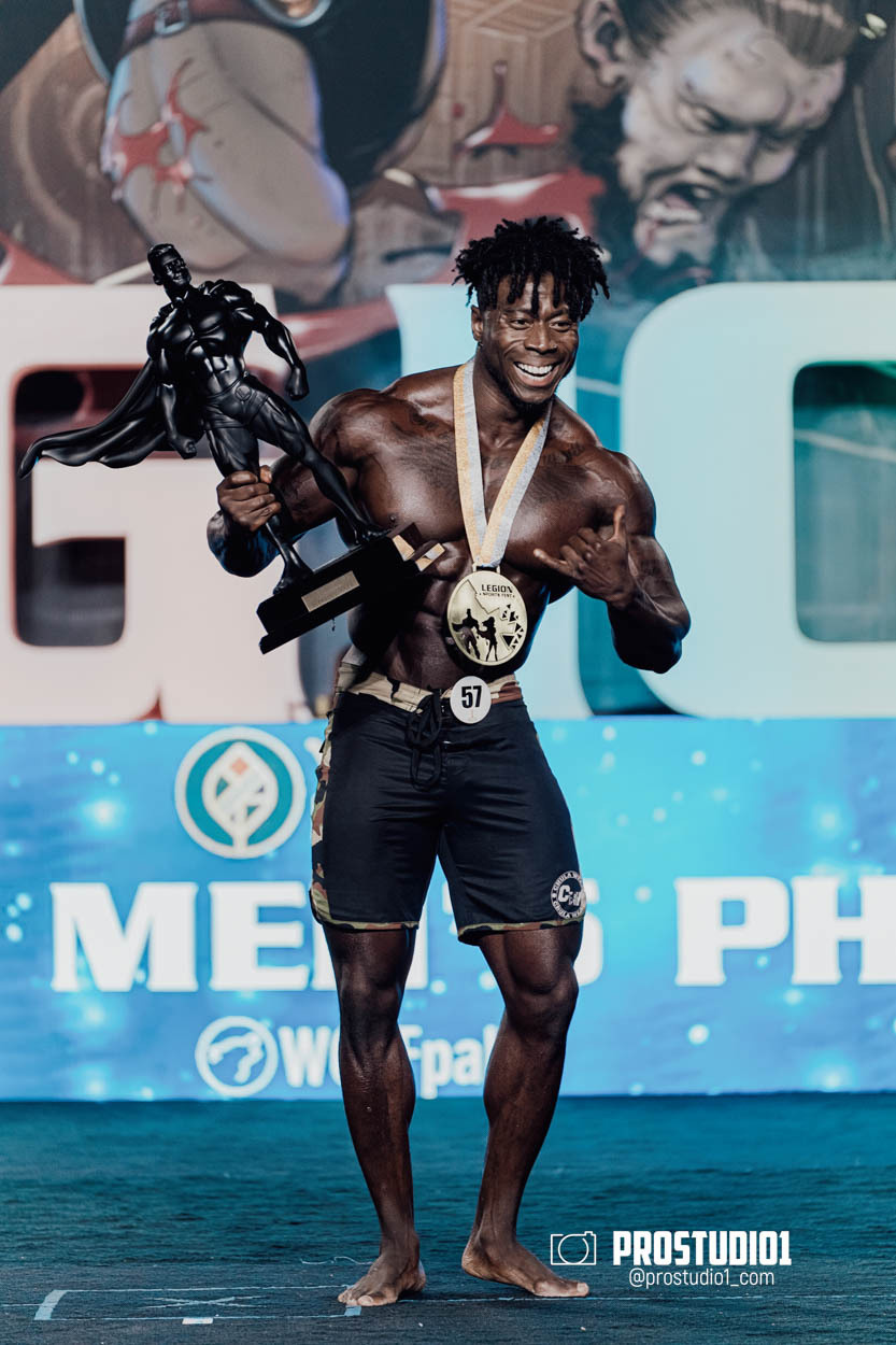 MEN’S PHYSIQUE. Photo & Video Production Studio #1