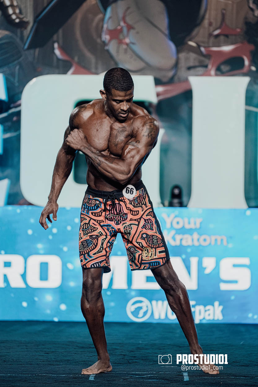 MEN’S PHYSIQUE. Photo & Video Production Studio #1