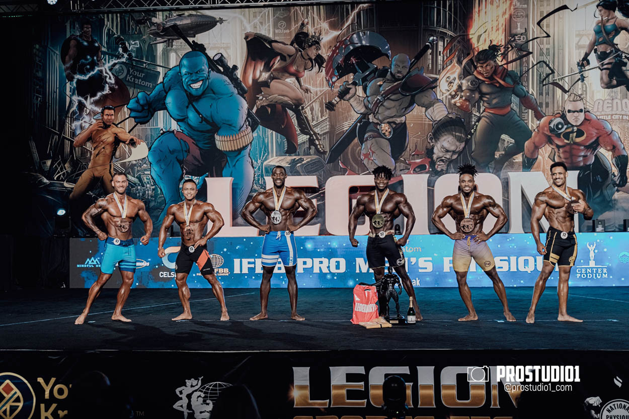 MEN’S PHYSIQUE. Photo & Video Production Studio #1