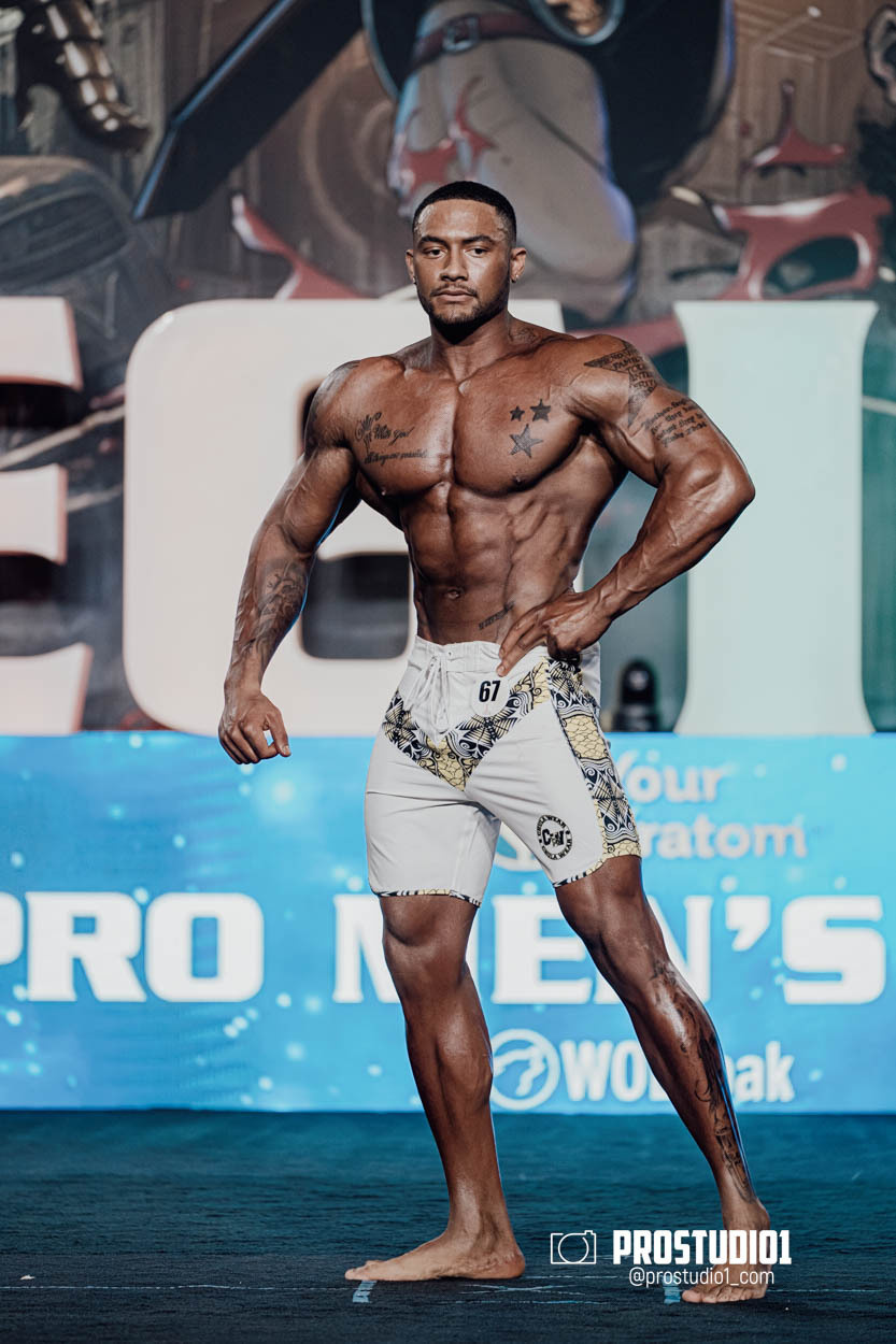 MEN’S PHYSIQUE. Photo & Video Production Studio #1