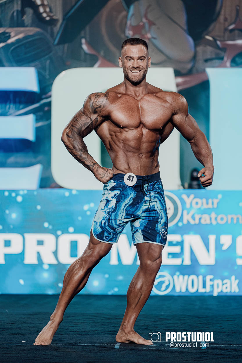 MEN’S PHYSIQUE. Photo & Video Production Studio #1