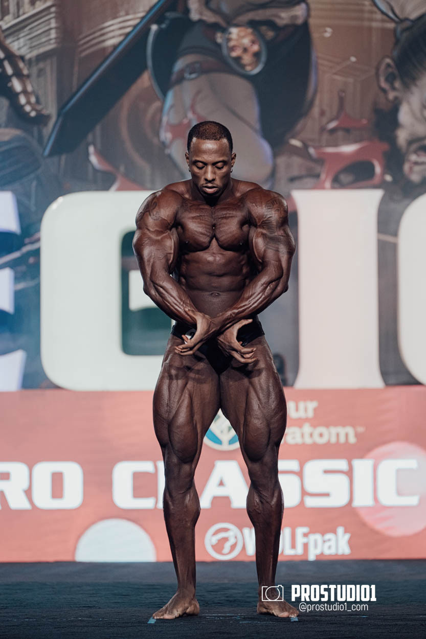 CLASSIC MEN’S PHYSIQUE. Photo & Video Production Studio #1