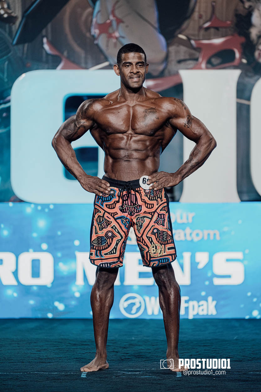 MEN’S PHYSIQUE. Photo & Video Production Studio #1