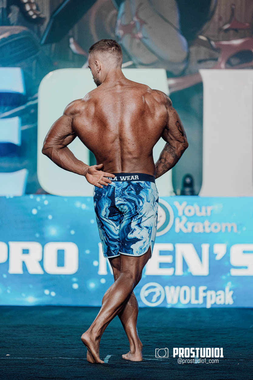 MEN’S PHYSIQUE. Photo & Video Production Studio #1