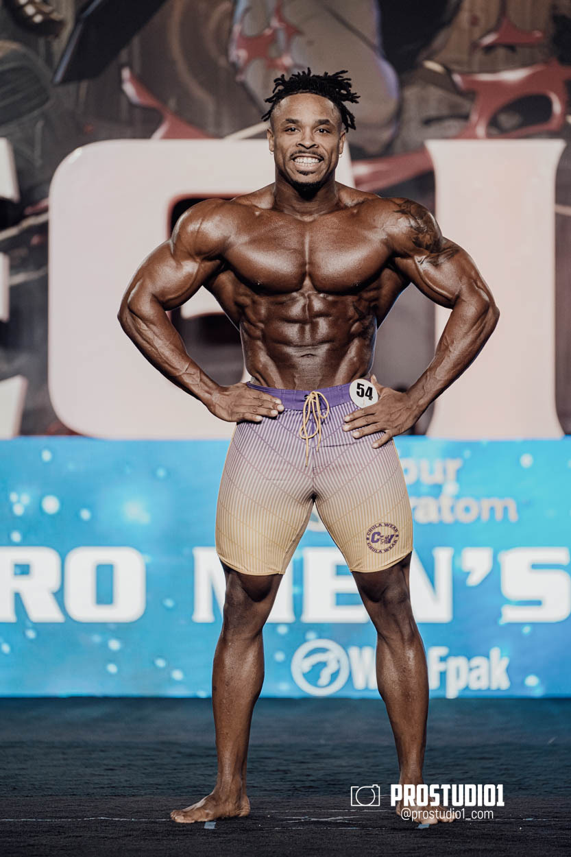 MEN’S PHYSIQUE. Photo & Video Production Studio #1