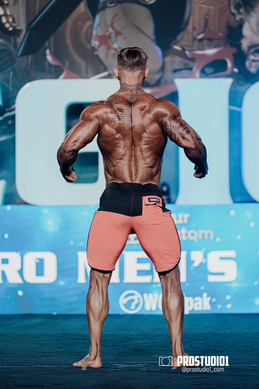 MEN’S PHYSIQUE. Photo & Video Production Studio #1