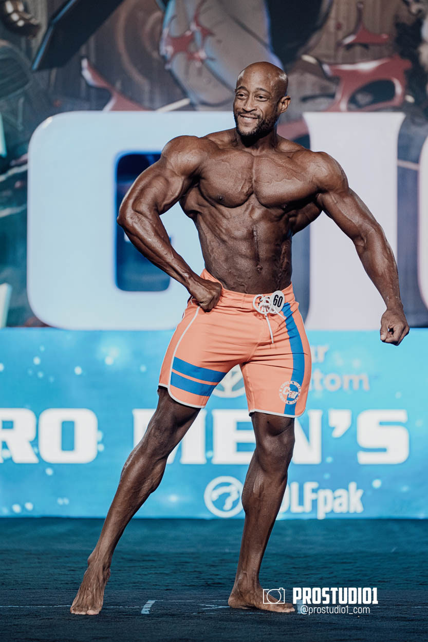 MEN’S PHYSIQUE. Photo & Video Production Studio #1