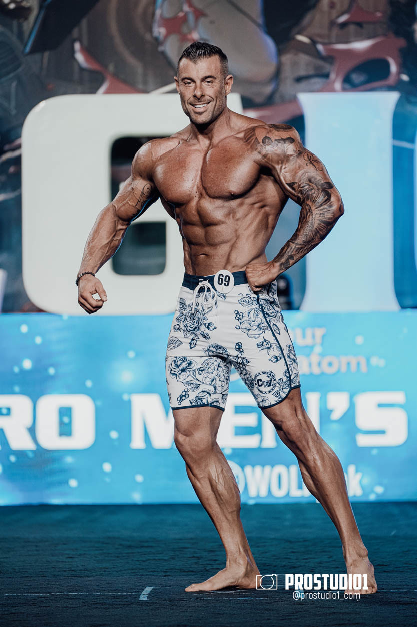 MEN’S PHYSIQUE. Photo & Video Production Studio #1