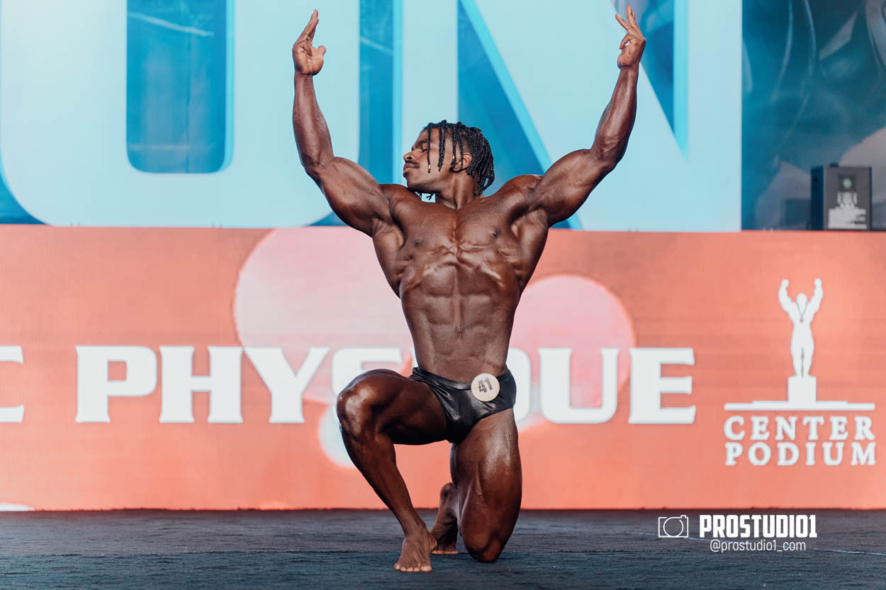 CLASSIC MEN’S PHYSIQUE. Photo & Video Production Studio #1