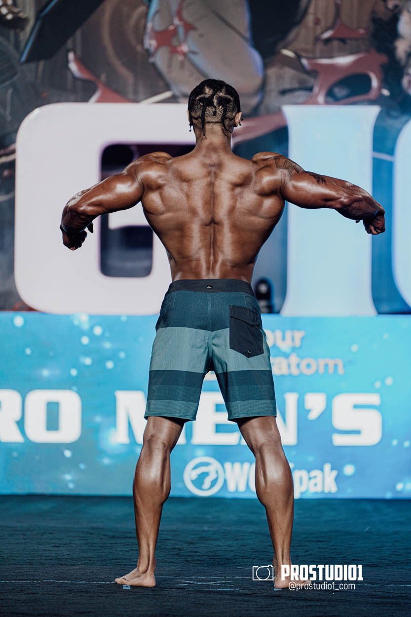 MEN’S PHYSIQUE. Photo & Video Production Studio #1