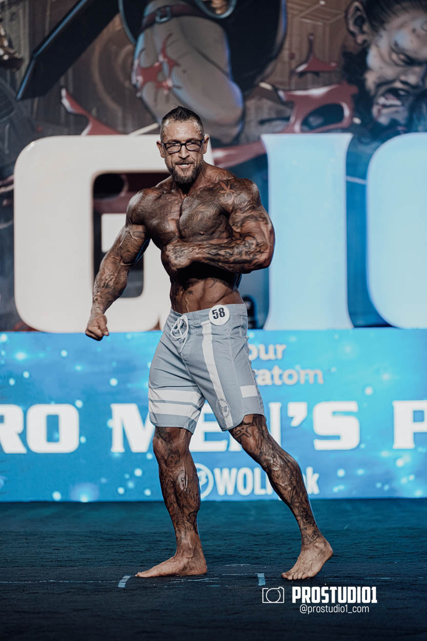 MEN’S PHYSIQUE. Photo & Video Production Studio #1