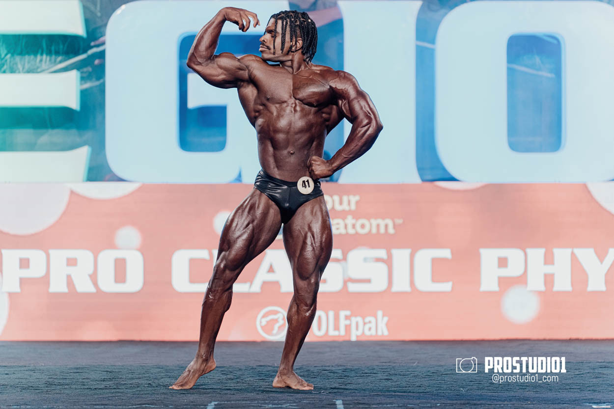 CLASSIC MEN’S PHYSIQUE. Photo & Video Production Studio #1