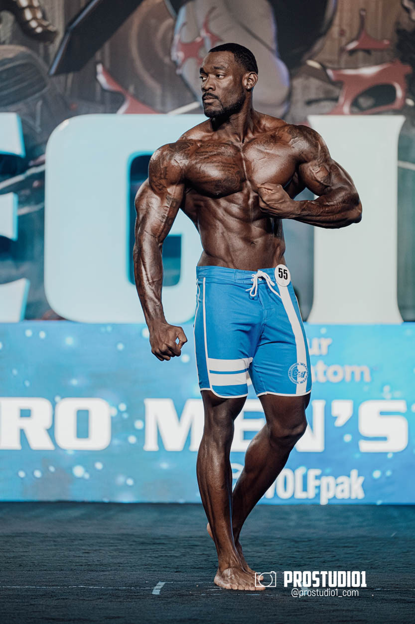 MEN’S PHYSIQUE. Photo & Video Production Studio #1