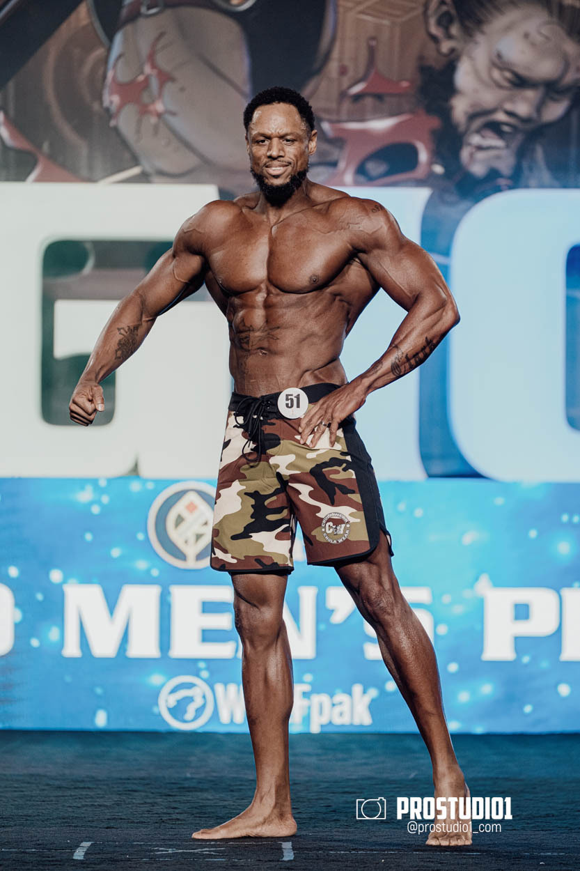 MEN’S PHYSIQUE. Photo & Video Production Studio #1