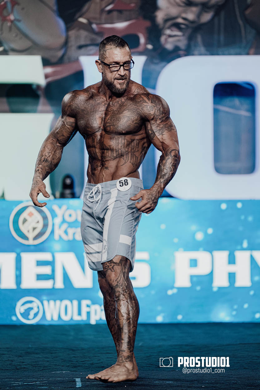 MEN’S PHYSIQUE. Photo & Video Production Studio #1