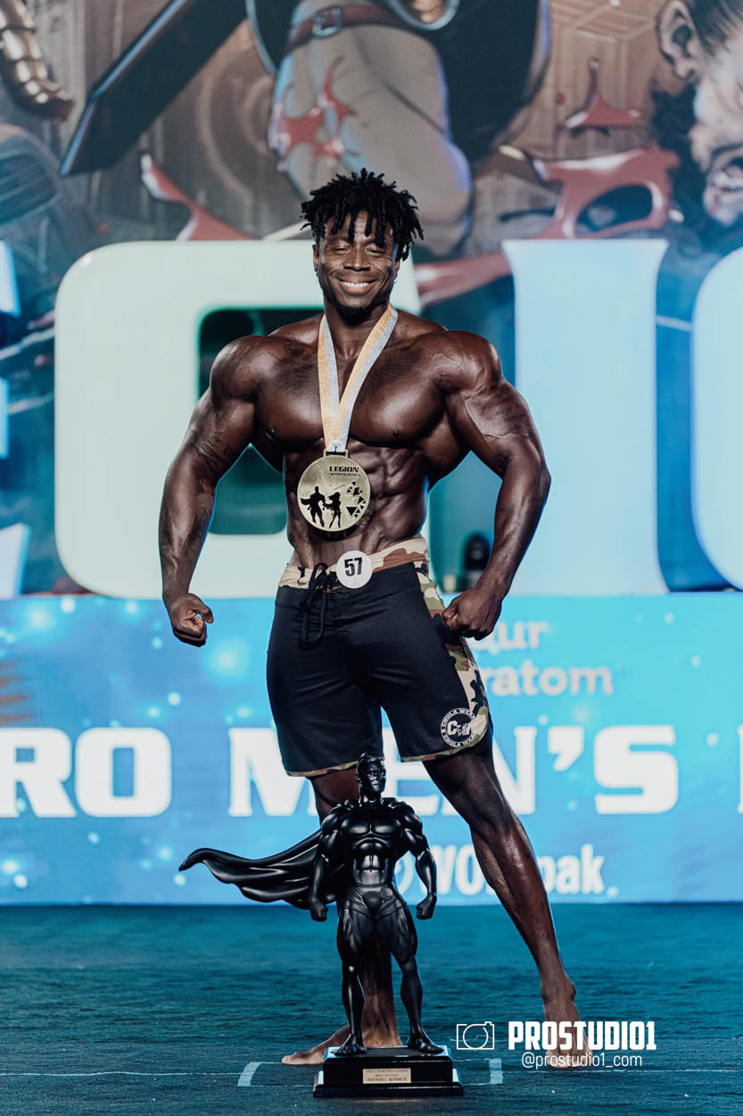 MEN’S PHYSIQUE. Photo & Video Production Studio #1