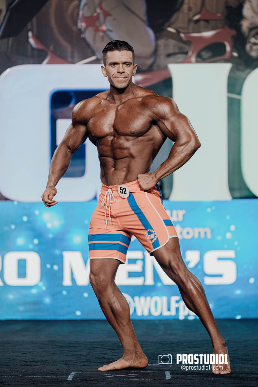 MEN’S PHYSIQUE. Photo & Video Production Studio #1