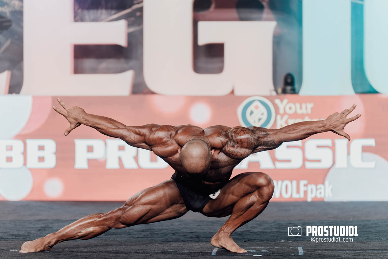 CLASSIC MEN’S PHYSIQUE. Photo & Video Production Studio #1