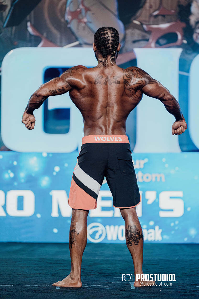 MEN’S PHYSIQUE. Photo & Video Production Studio #1