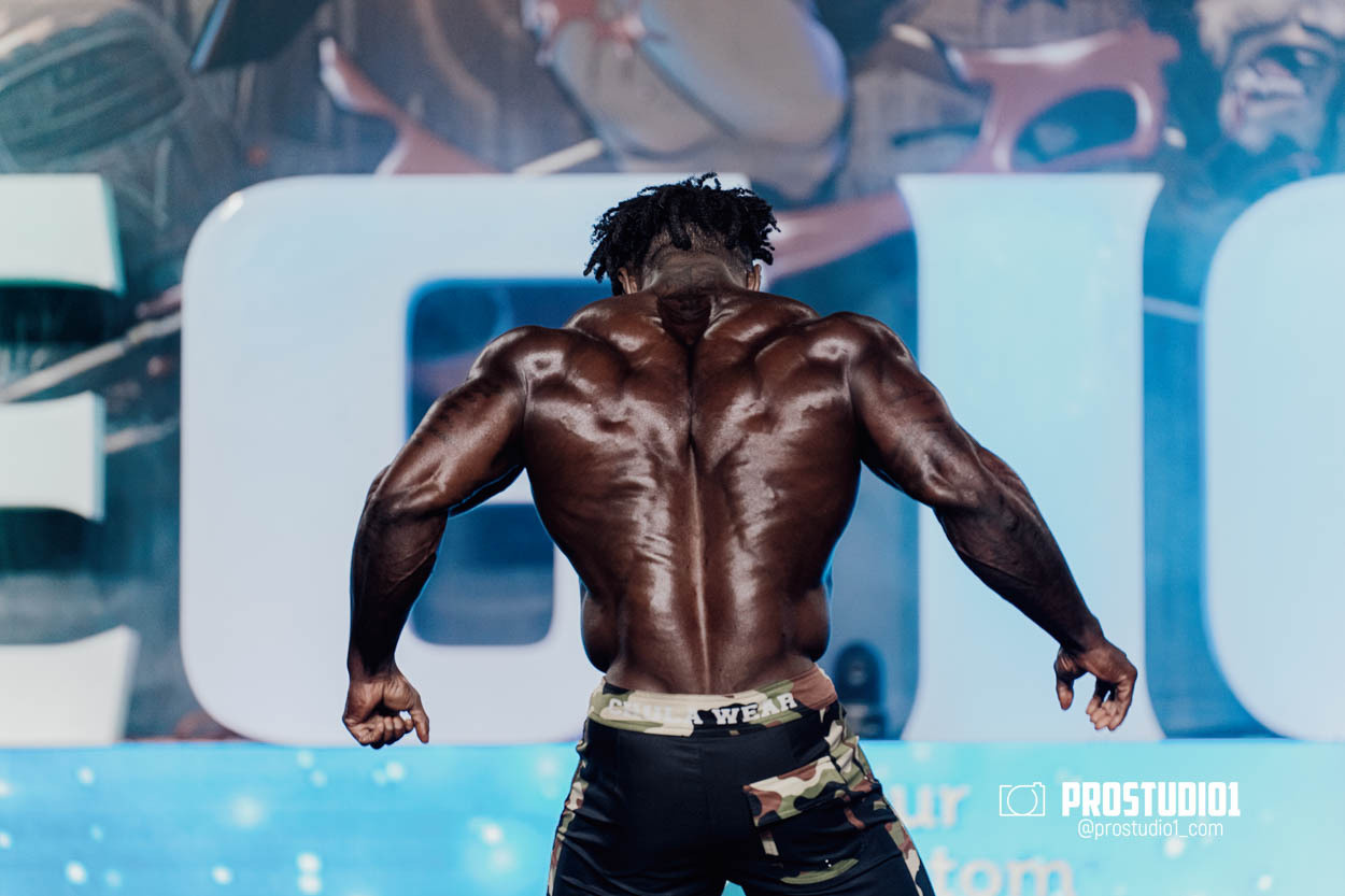 MEN’S PHYSIQUE. Photo & Video Production Studio #1