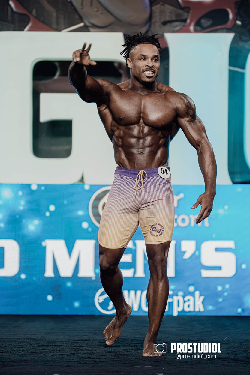 MEN’S PHYSIQUE. Photo & Video Production Studio #1