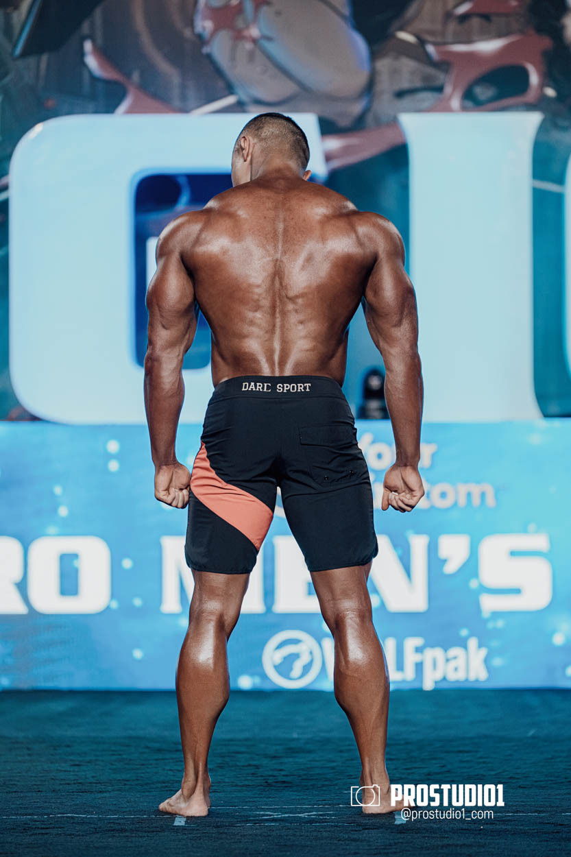 MEN’S PHYSIQUE. Photo & Video Production Studio #1