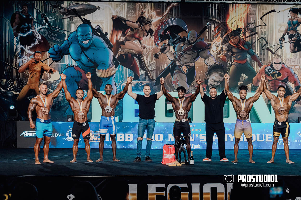 MEN’S PHYSIQUE. Photo & Video Production Studio #1