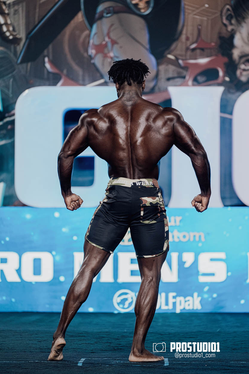 MEN’S PHYSIQUE. Photo & Video Production Studio #1