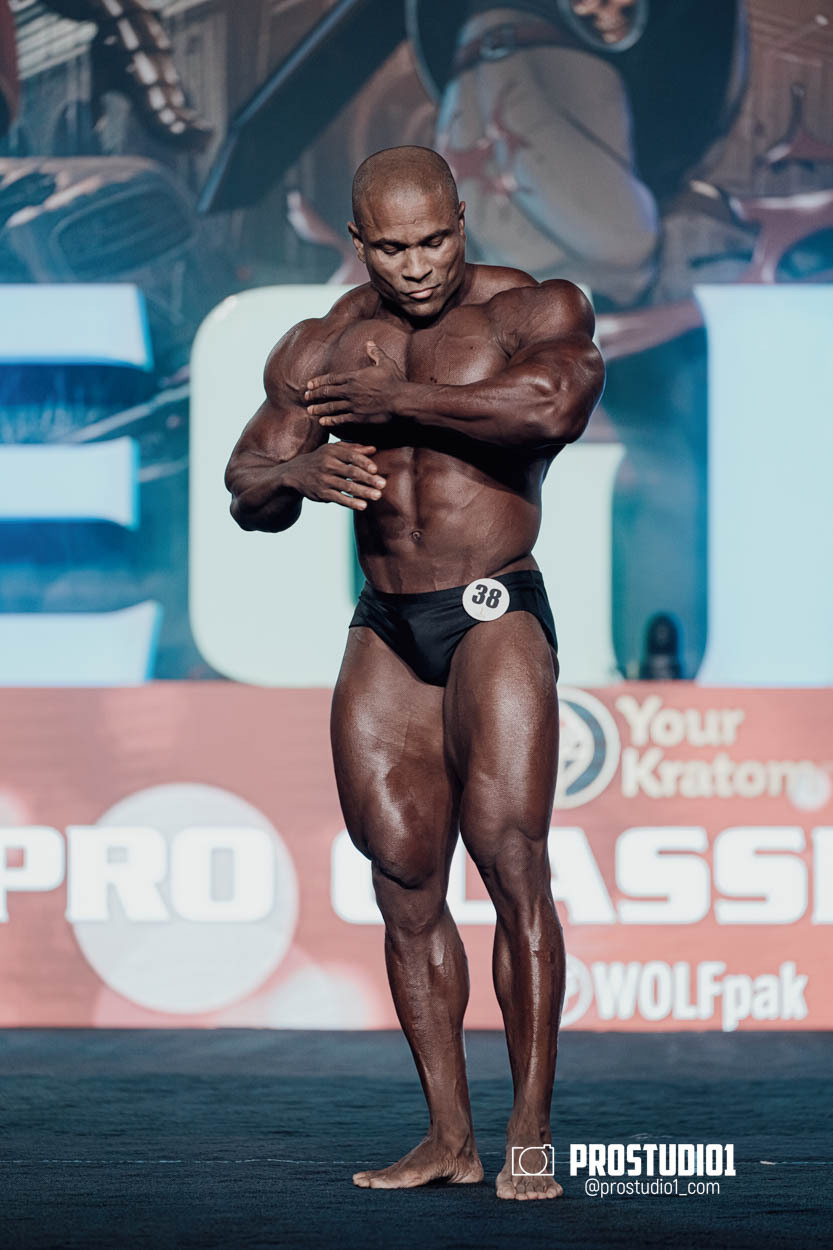 CLASSIC MEN’S PHYSIQUE. Photo & Video Production Studio #1