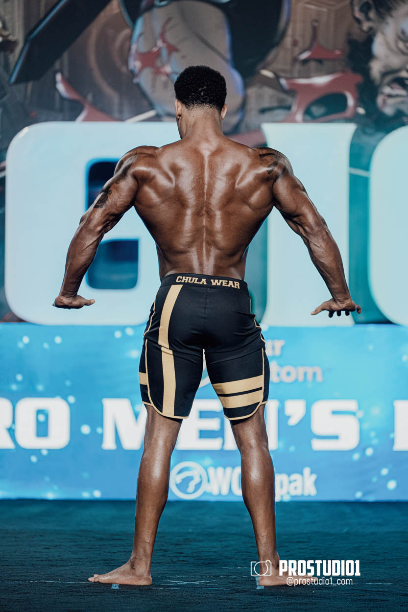 MEN’S PHYSIQUE. Photo & Video Production Studio #1