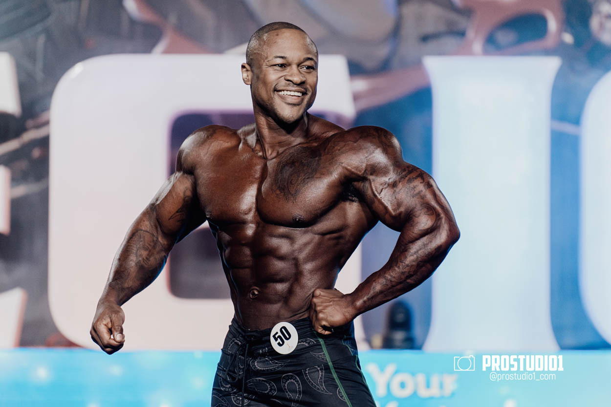 MEN’S PHYSIQUE. Photo & Video Production Studio #1