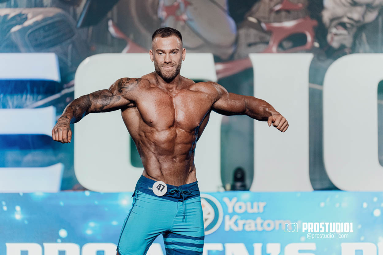 MEN’S PHYSIQUE. Photo & Video Production Studio #1