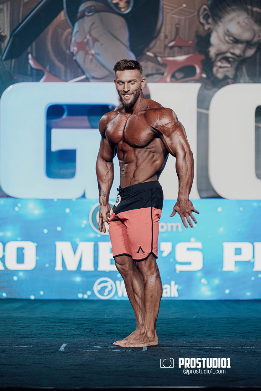 MEN’S PHYSIQUE. Photo & Video Production Studio #1