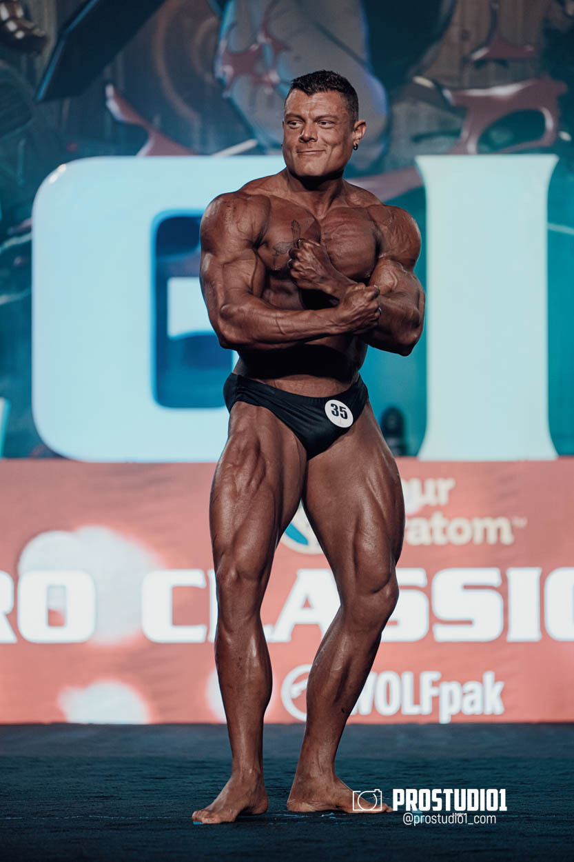 CLASSIC MEN’S PHYSIQUE. Photo & Video Production Studio #1