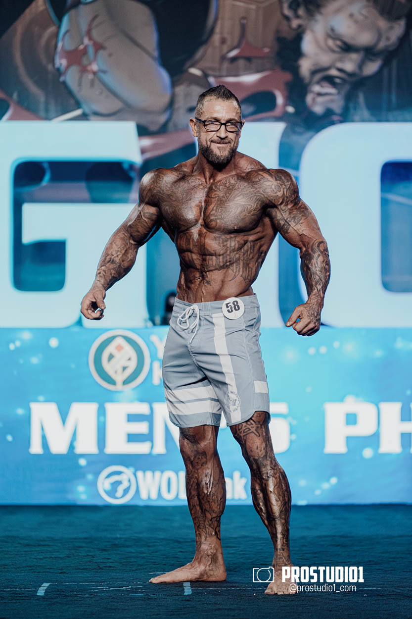 MEN’S PHYSIQUE. Photo & Video Production Studio #1