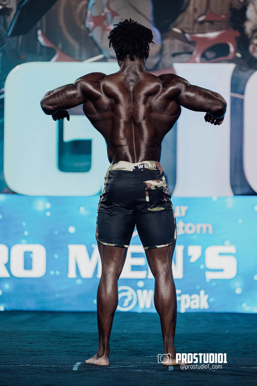 MEN’S PHYSIQUE. Photo & Video Production Studio #1