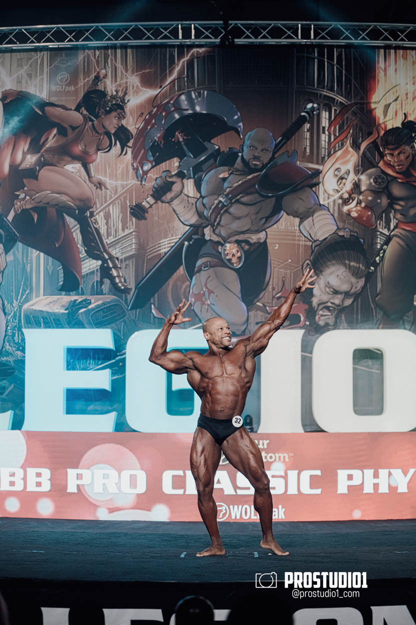CLASSIC MEN’S PHYSIQUE. Photo & Video Production Studio #1