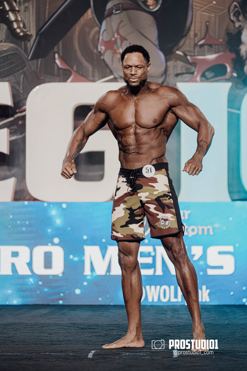 MEN’S PHYSIQUE. Photo & Video Production Studio #1