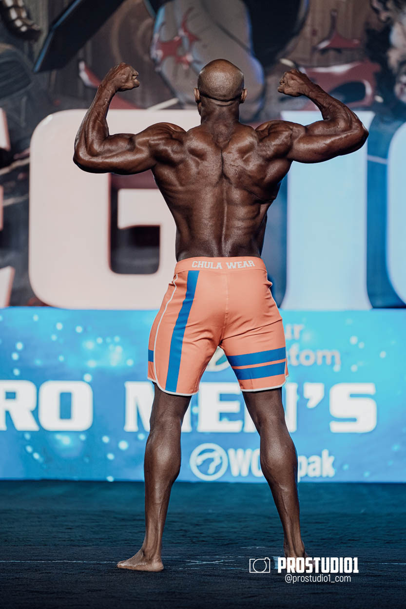 MEN’S PHYSIQUE. Photo & Video Production Studio #1