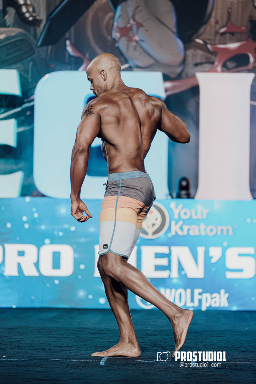 MEN’S PHYSIQUE. Photo & Video Production Studio #1