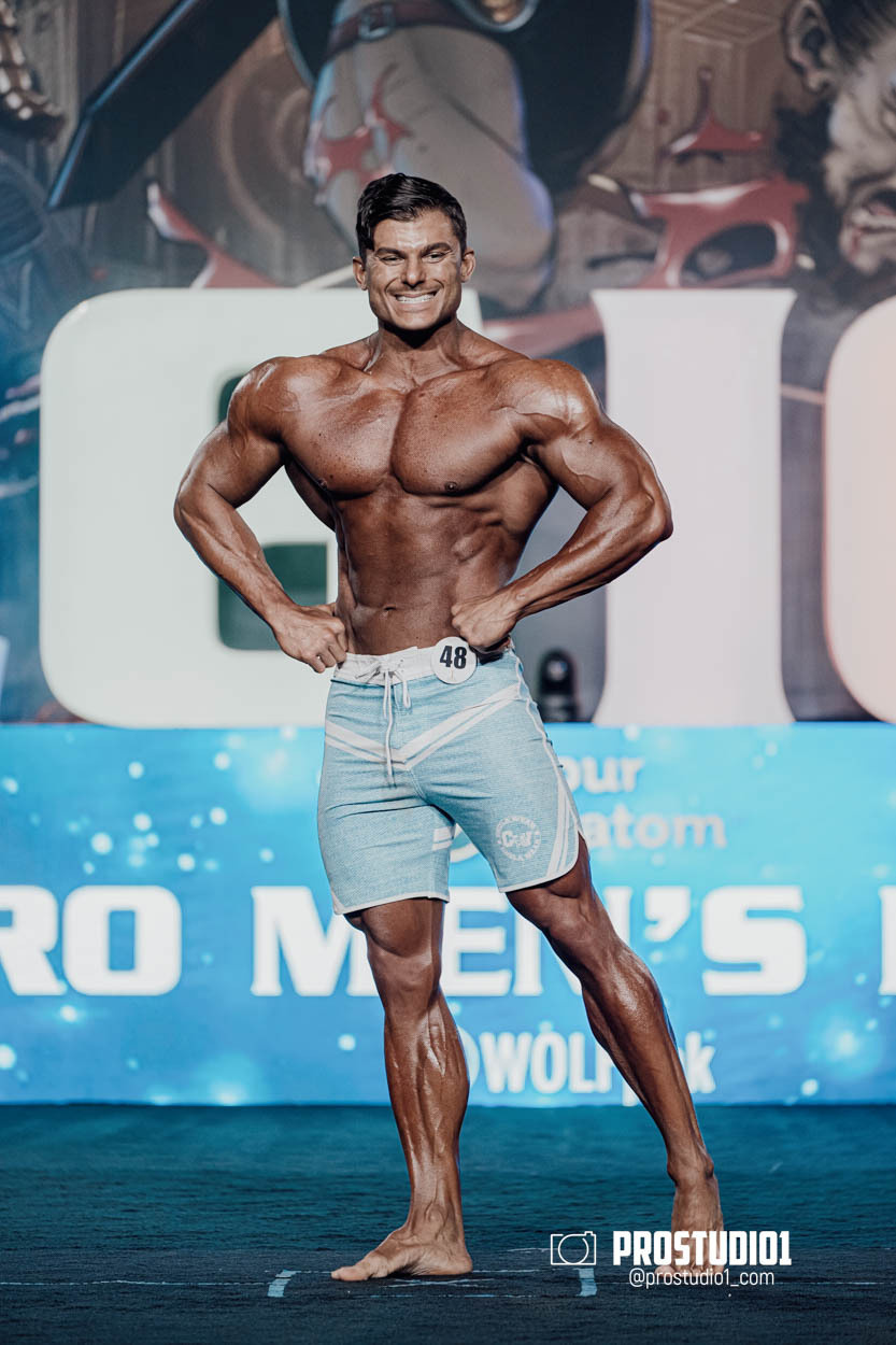 MEN’S PHYSIQUE. Photo & Video Production Studio #1