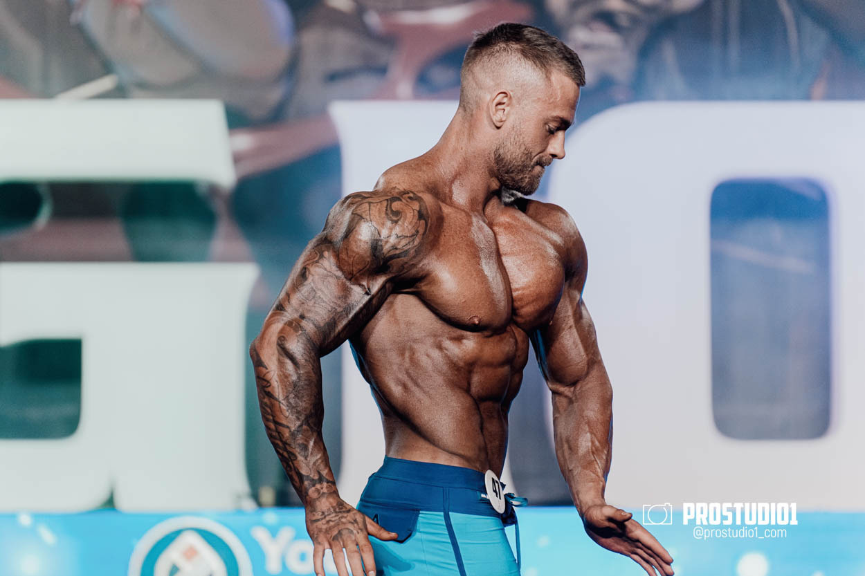 MEN’S PHYSIQUE. Photo & Video Production Studio #1