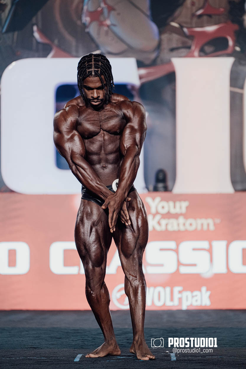 CLASSIC MEN’S PHYSIQUE. Photo & Video Production Studio #1