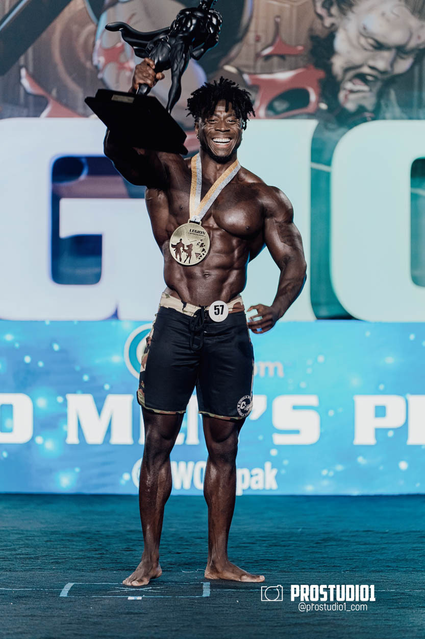 MEN’S PHYSIQUE. Photo & Video Production Studio #1