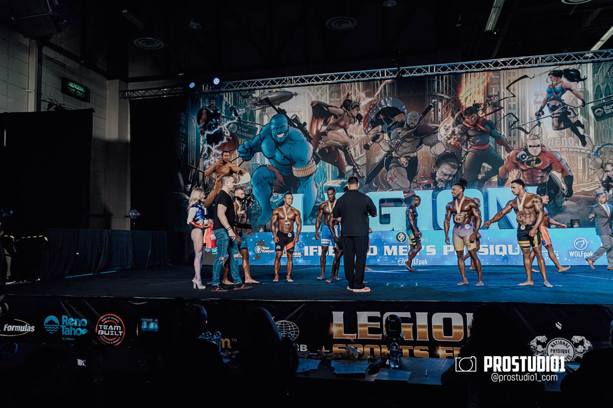 MEN’S PHYSIQUE. Photo & Video Production Studio #1