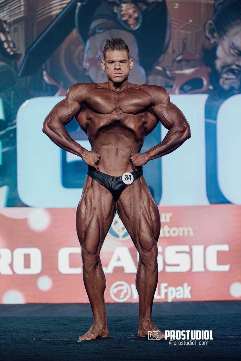 CLASSIC MEN’S PHYSIQUE. Photo & Video Production Studio #1