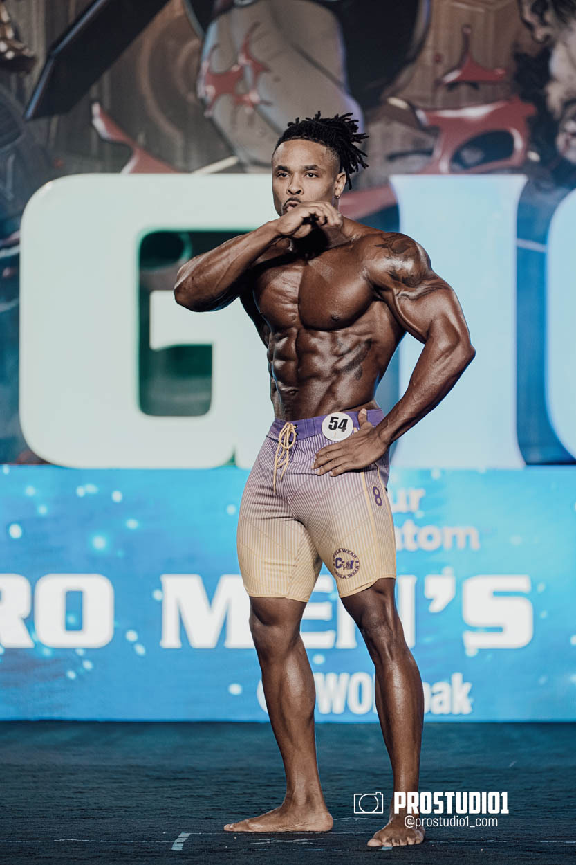 MEN’S PHYSIQUE. Photo & Video Production Studio #1