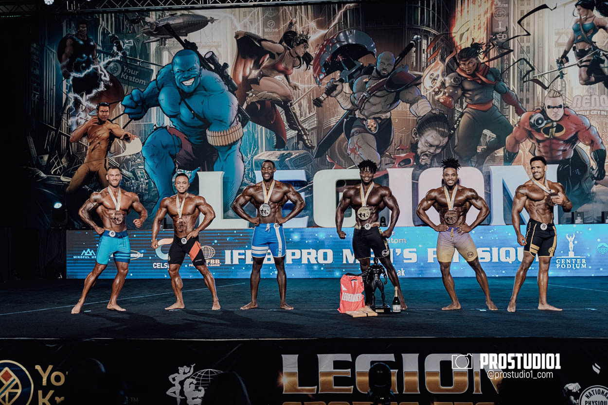 MEN’S PHYSIQUE. Photo & Video Production Studio #1